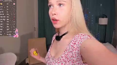 Snapshot of mikaelataron chatting on 5, 7, 2026 Angel girl online show from 5, 7, 2026