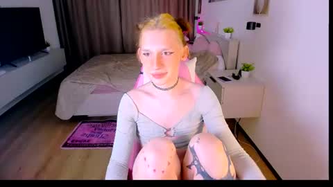 mikaella_nicole online show from 18, 6, 2026