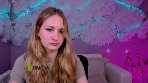 Snapshot of mikameovv chatting on 4, 6, 2026 Mika online show from 4, 6, 2026
