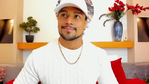 Snapshot of mike_estevess chatting on 6, 12, 2024 online show from 6, 12, 2024