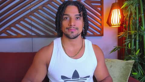 Snapshot of mike_estevess chatting on 25, 1, 2025 online show from 25, 1, 2025