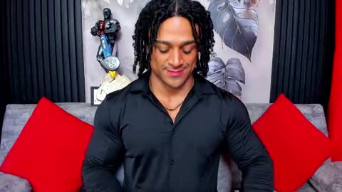 Snapshot of mike_estevess chatting on 20, 9, 2025 online show from 20, 9, 2025