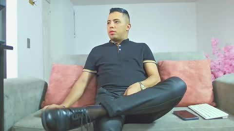 Snapshot of mike_fetish_ chatting on 18, 2, 2026 Im Mike online show from 18, 2, 2026