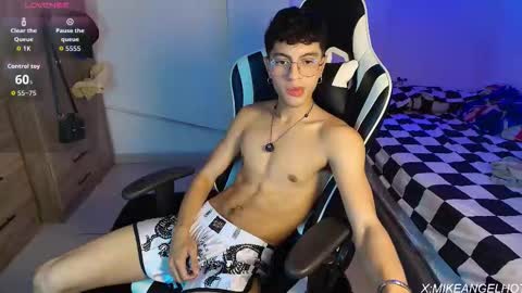 Mike Pineapple online show from 19, 3, 2026