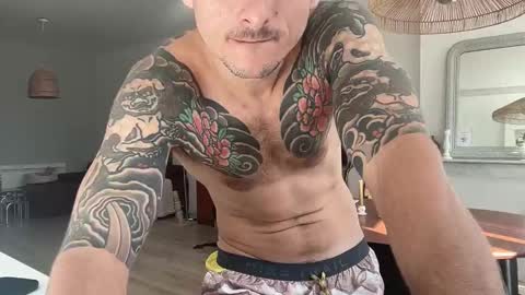 mikeappleseed online show from 30, 10, 2025