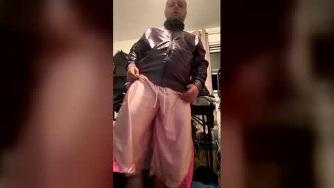 Snapshot of mikeballshorts chatting on 8, 6, 2026 mikeballshorts online show from 8, 6, 2026