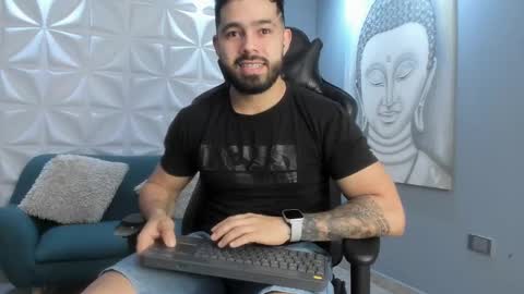 Snapshot of mikeblare chatting on 2, 1, 2025 Mike Blare online show from 2, 1, 2025