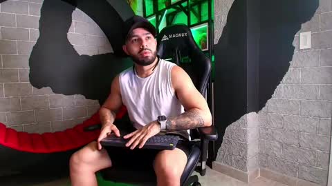 Snapshot of mikeblare chatting on 8, 1, 2025 Mike Blare online show from 8, 1, 2025