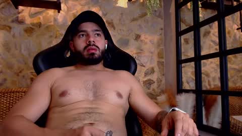 Snapshot of mikeblare chatting on 13, 1, 2025 Mike Blare online show from 13, 1, 2025