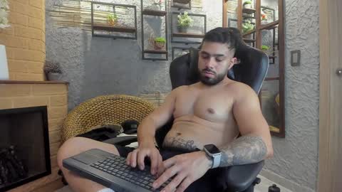 Snapshot of mikeblare chatting on 31, 1, 2025 Mike Blare online show from 31, 1, 2025