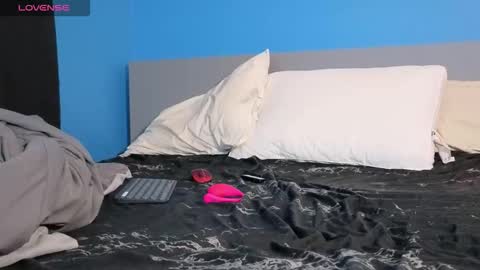 mikehawk1589 online show from 14, 10, 2025