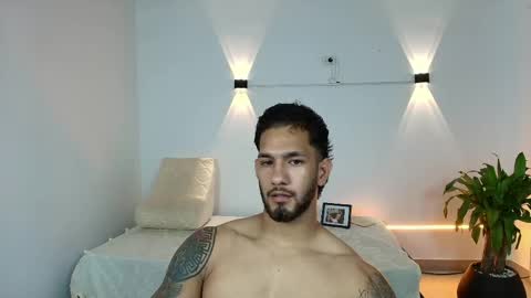 Snapshot of mikethomson01 chatting on 29, 5, 2026 Mike online show from 29, 5, 2026