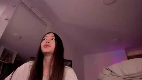 Snapshot of mikeyvioleta chatting on 17, 10, 2025 VIOLETAMIKE online show from 17, 10, 2025