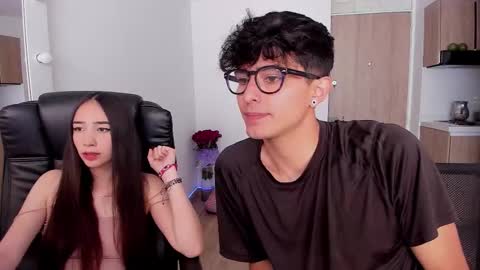 Snapshot of mikeyvioleta chatting on 22, 10, 2025 VIOLETAMIKE online show from 22, 10, 2025