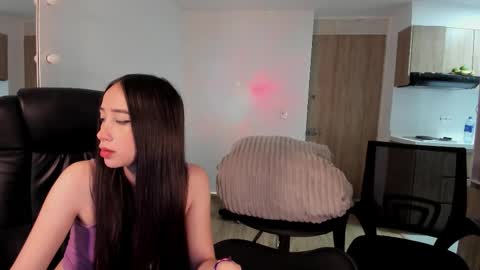 Snapshot of mikeyvioleta chatting on 26, 10, 2025 VIOLETAMIKE online show from 26, 10, 2025