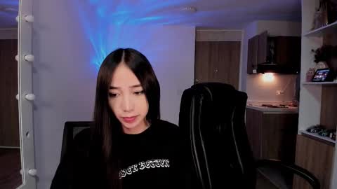 Snapshot of mikeyvioleta chatting on 2, 12, 2025 VIOLETAMIKE online show from 2, 12, 2025