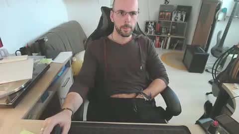 mikmik91 online show from 14, 4, 2026