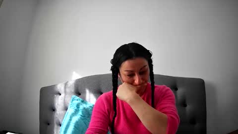 Mikyloveu online show from 21, 10, 2025