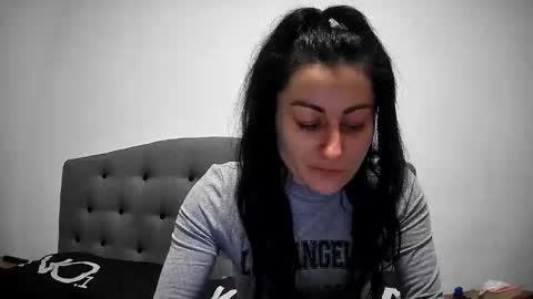 Mikyloveu online show from 9, 2, 2026