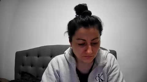 Mikyloveu online show from 23, 2, 2026