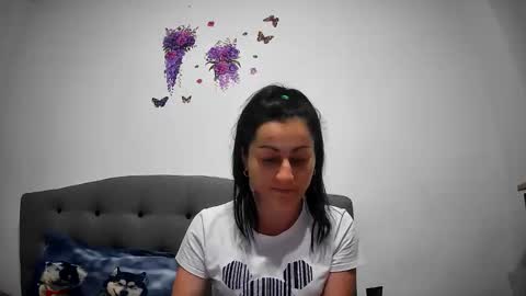 Snapshot of mikyloveu chatting on 10, 6, 2026 Mikyloveu online show from 10, 6, 2026