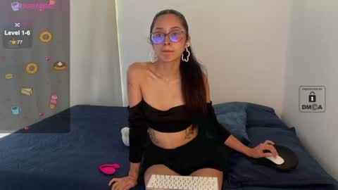 Snapshot of mila_2315 chatting on 4, 7, 2026 Mila and albert online show from 4, 7, 2026