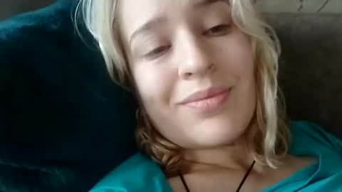 Snapshot of mila_420 chatting on 18, 9, 2025 Mila 420 online show from 18, 9, 2025
