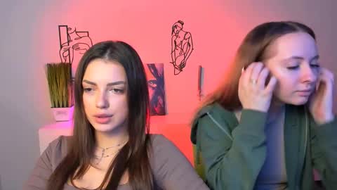 mila_glow online show from 4, 11, 2025