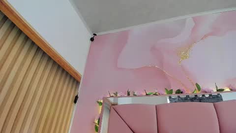mila_grace_ online show from 9, 6, 2026