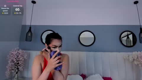 Snapshot of mila_hank chatting on 5, 5, 2026 mila_hank online show from 5, 5, 2026