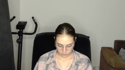 Snapshot of mila_keyy chatting on 4, 6, 2026 mila_keyy online show from 4, 6, 2026