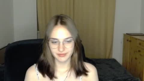 Snapshot of mila_keyy chatting on 17, 7, 2026 mila_keyy online show from 17, 7, 2026
