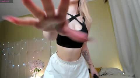 mila_kinor online show from 2, 2, 2025