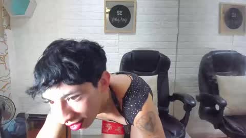 Snapshot of mila_leon chatting on 2, 10, 2025 Mila online show from 2, 10, 2025