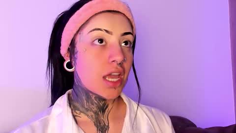     online show from 18, 10, 2025