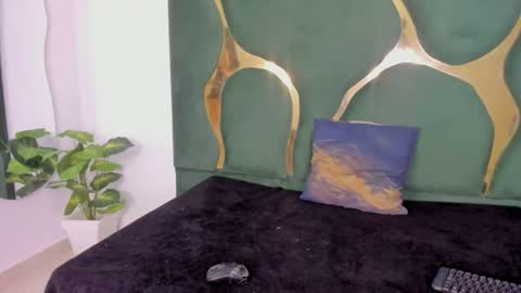 Snapshot of mila_petiteasm chatting on 15, 6, 2026 mila_petiteasm online show from 15, 6, 2026