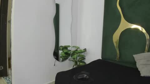 Snapshot of mila_petiteasm chatting on 27, 6, 2026 mila_petiteasm online show from 27, 6, 2026