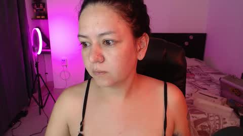 Snapshot of mila_phoenix chatting on 23, 10, 2025 mila_phoenix online show from 23, 10, 2025