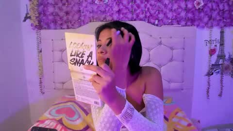 Snapshot of mila_rey25_ chatting on 17, 3, 2026 laura online show from 17, 3, 2026