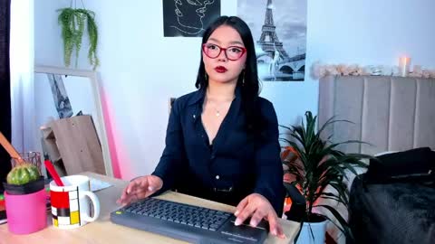Snapshot of mila_shay chatting on 6, 5, 2026 Mila online show from 6, 5, 2026