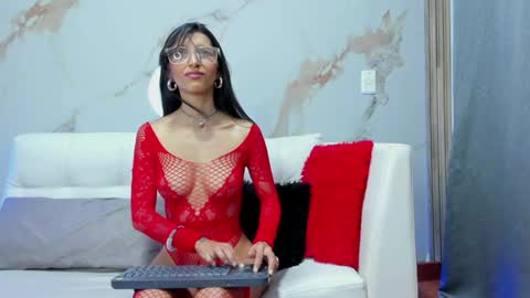 Snapshot of milaa_petite chatting on 4, 2, 2025 online show from 4, 2, 2025
