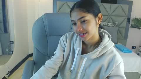 milaa_star online show from 22, 11, 2025