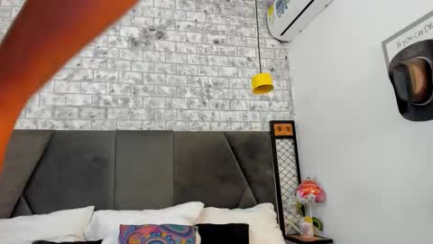 Snapshot of milaaadams chatting on 2, 10, 2025 mila online show from 2, 10, 2025