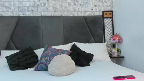 Snapshot of milaaadams chatting on 5, 10, 2025 mila online show from 5, 10, 2025