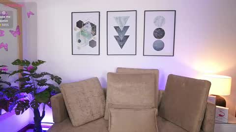 milacrave online show from 15, 9, 2025