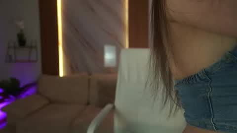 milacrave online show from 6, 1, 2026