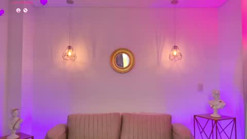 Snapshot of milacravee chatting on 8, 7, 2026 MilaCravee online show from 8, 7, 2026