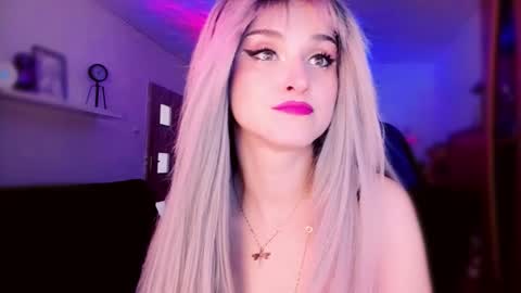 Snapshot of miladyjolie chatting on 18, 4, 2026 MiladyJolie online show from 18, 4, 2026