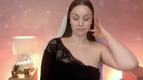 Mila Fleur online show from 6, 4, 2026