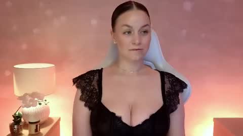 Mila Fleur online show from 4, 7, 2026